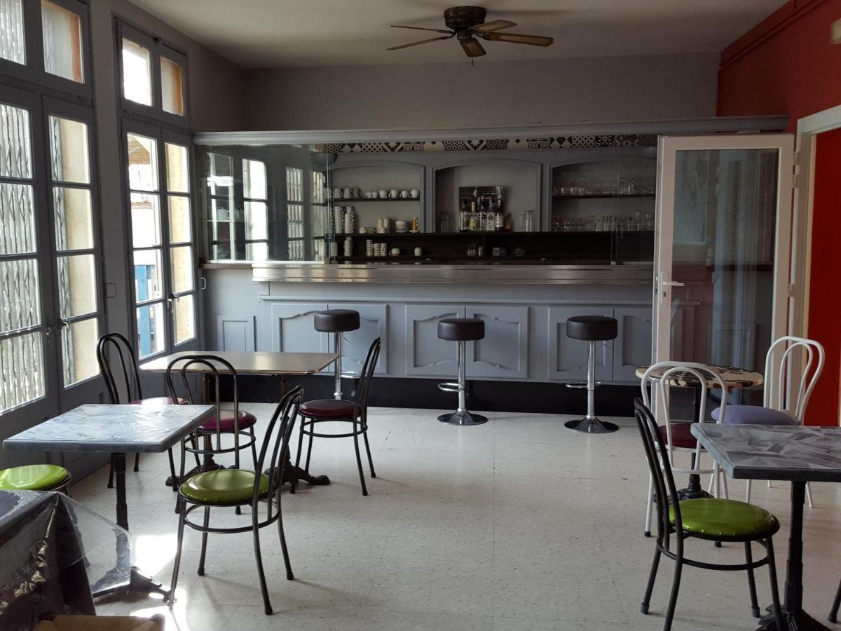 Auberge De Jeunesse Hi Arles Bagian luar foto