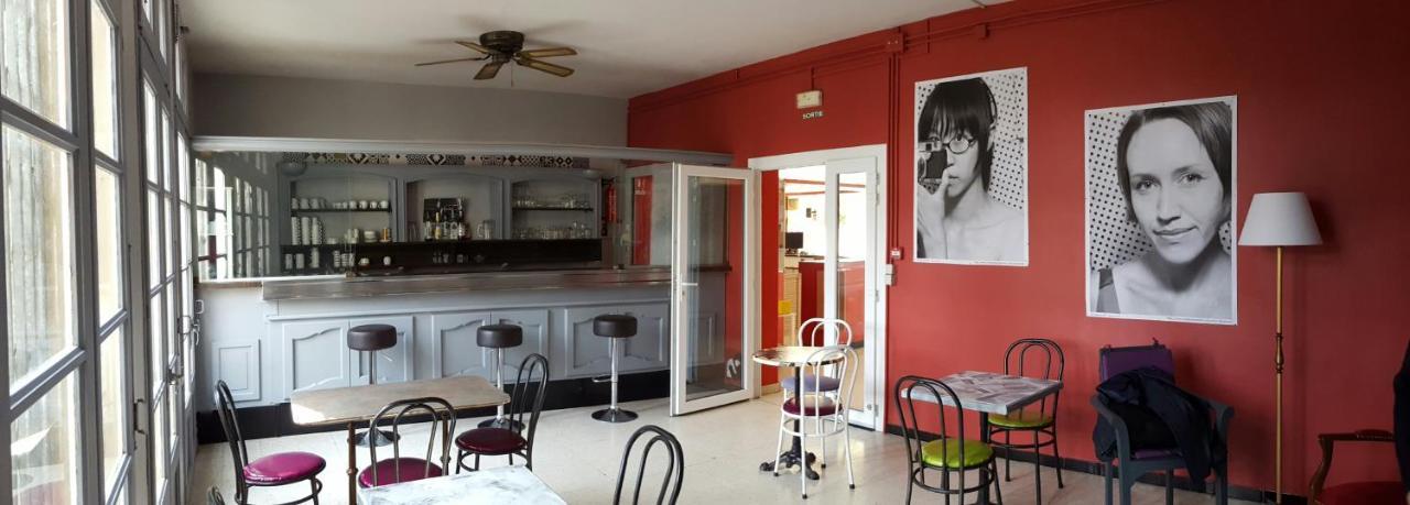 Auberge De Jeunesse Hi Arles Bagian luar foto