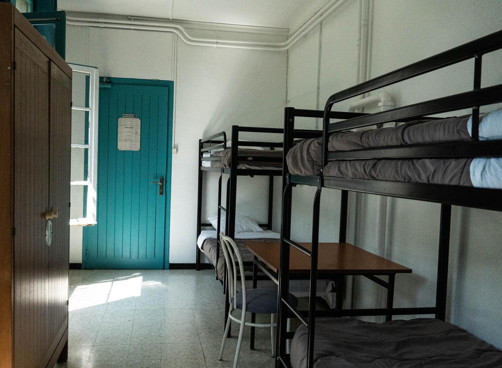 Auberge De Jeunesse Hi Arles Bagian luar foto